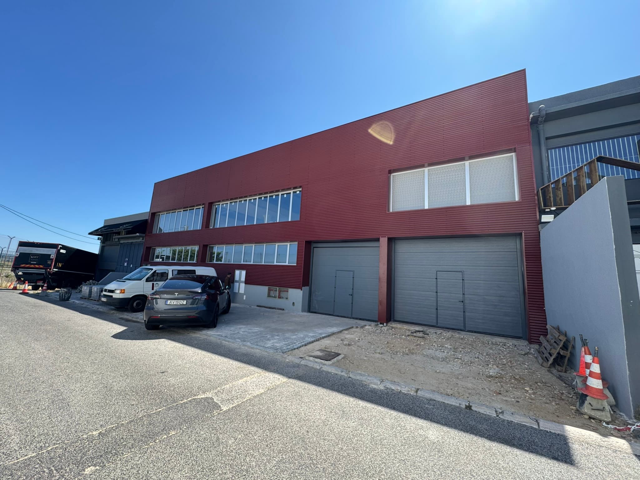 Armazém Rua 1 de Maio 16 - A 1